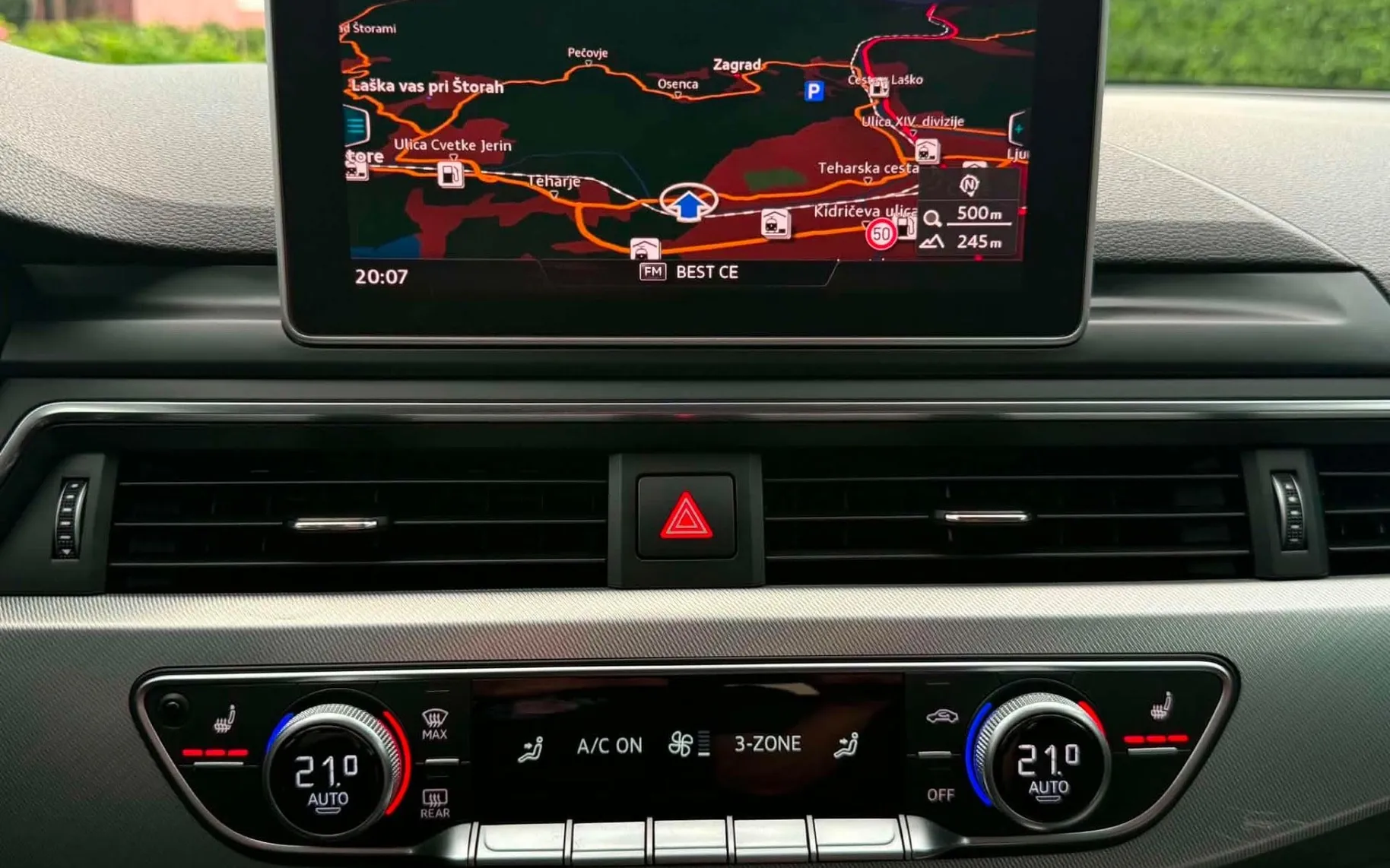 Notranja slika - Audi A4 - 2.0 TDI-AUT-S LINE-VIRTUAL-LIZING ZA TUJCE-NAVI- - 12