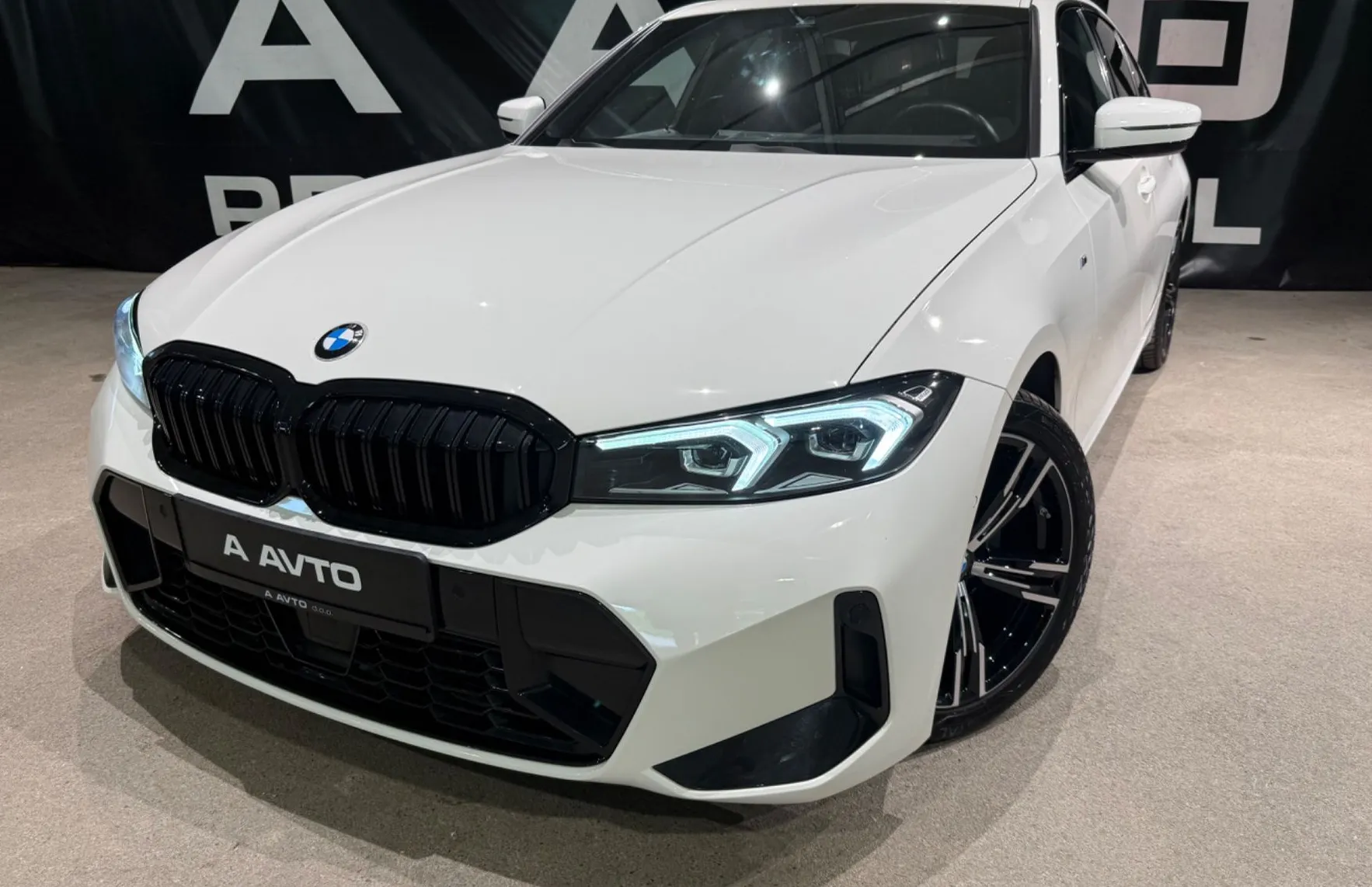 Zunanja slika - BMW Serija 3 - : 320d Avt. M Sport-WIDESCREEN-HIFI-ACC - 1