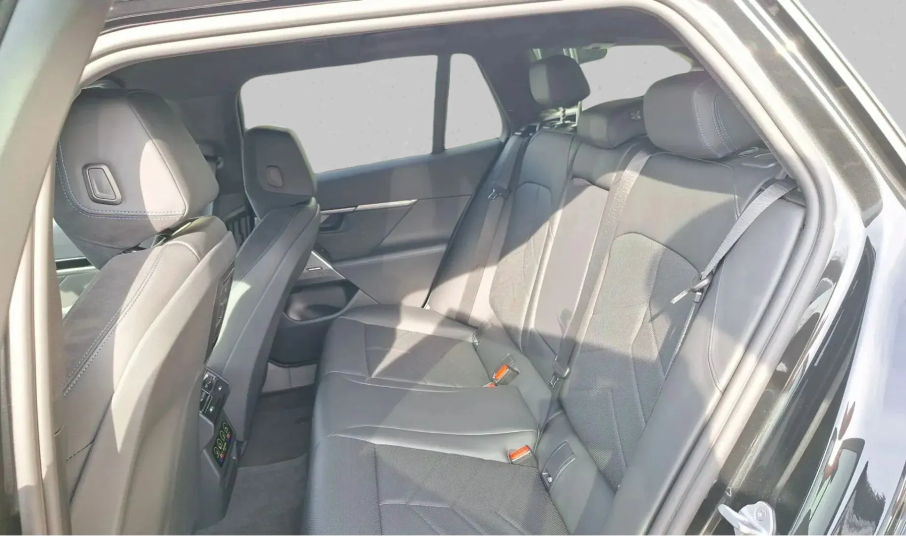 Zunanja slika - BMW i5 Touring - BMW 530e xDrive, 220KW  M Sports package - 11