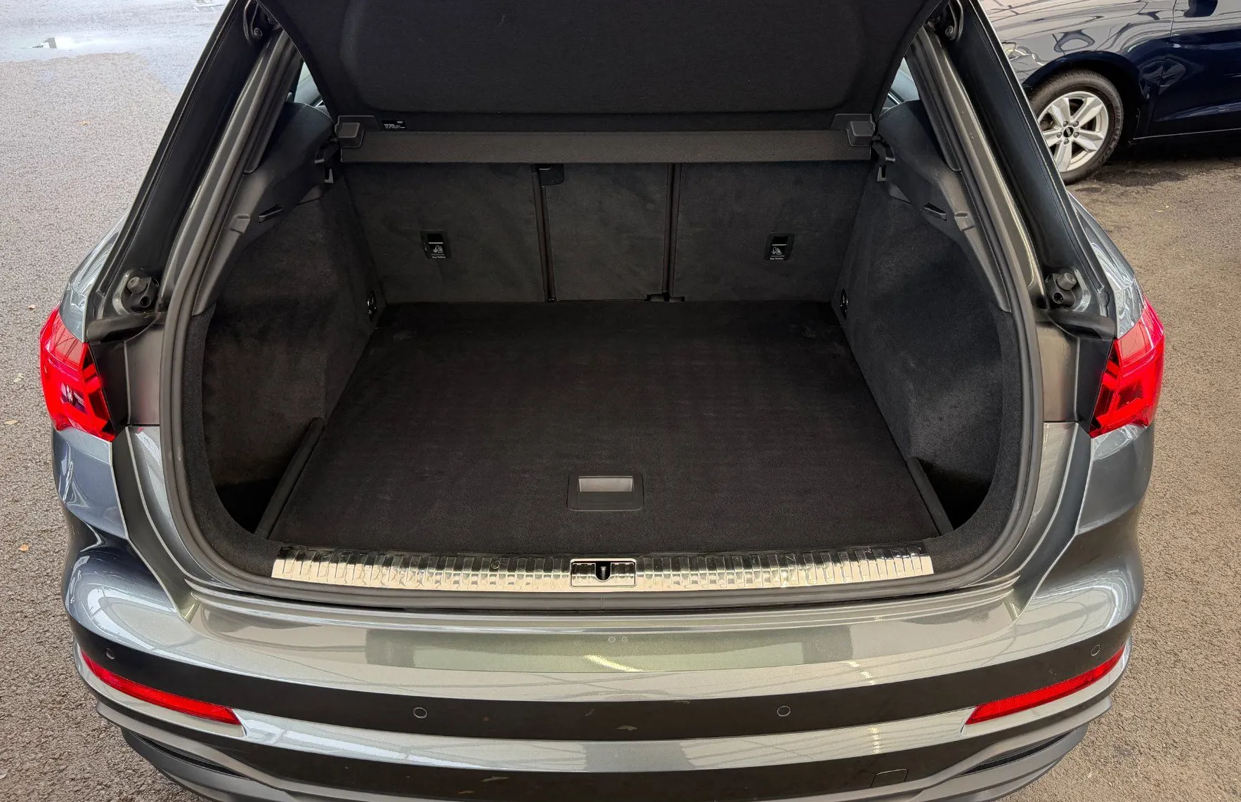 Zunanja slika - Audi Q3 - S LINE 35 TFSI S-tronic- KAMERA - KEYLESS - 11