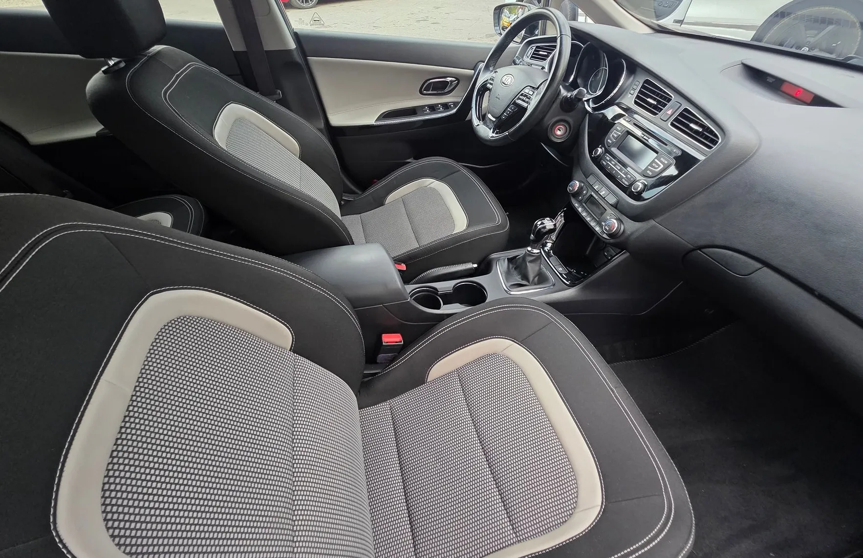 Zunanja slika - KIA Ceed - 1.6 CRDi STYLE ALU PLATIŠČA-PDC-KLIMA-SLO - 10