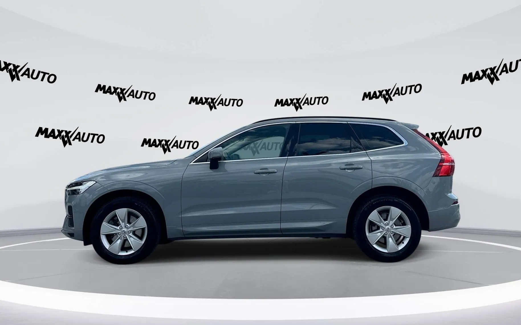 Notranja slika - Volvo XC60 - B4D AWD Core Avt. - 8