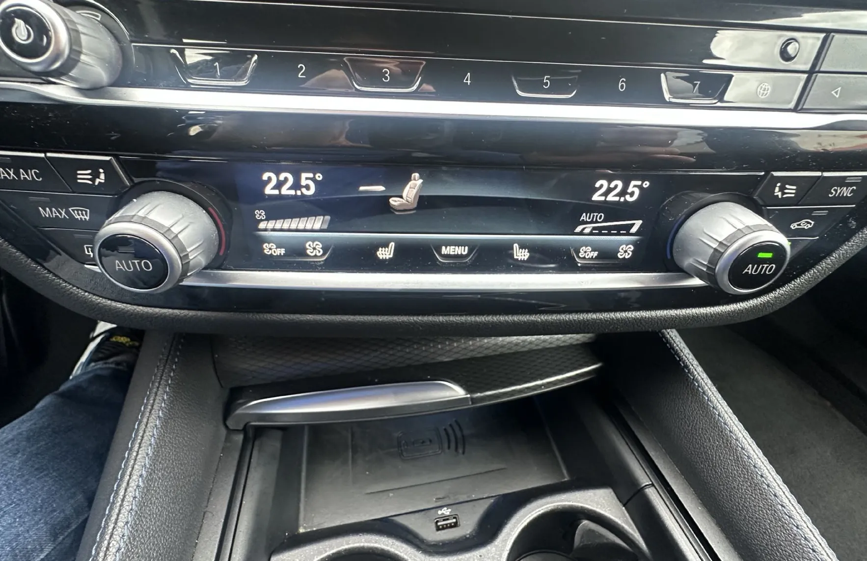 Zunanja slika - BMW Serija 5 - Touring: 530e  Avt.M Sport.4X4.NEMŠKI+4ALU.KAMERA.LED.AC - 29