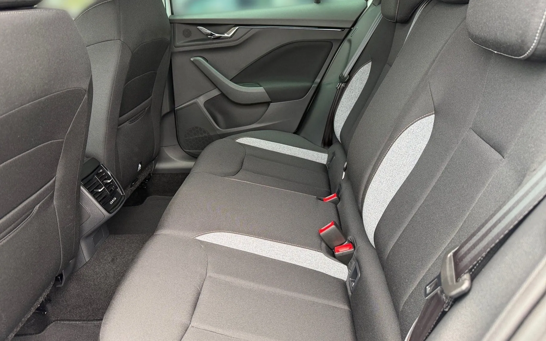 Notranja slika - Škoda Kamiq - 1.0 TSI Edition... - 11