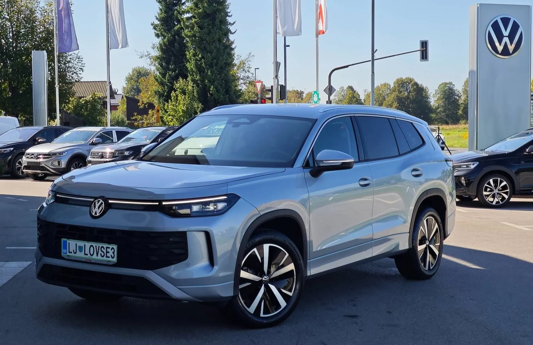 Zunanja slika - Volkswagen Tayron - 1.5 eTSI DSG 4ALL 110kW 7 sedežev |KOT NOV| - 3