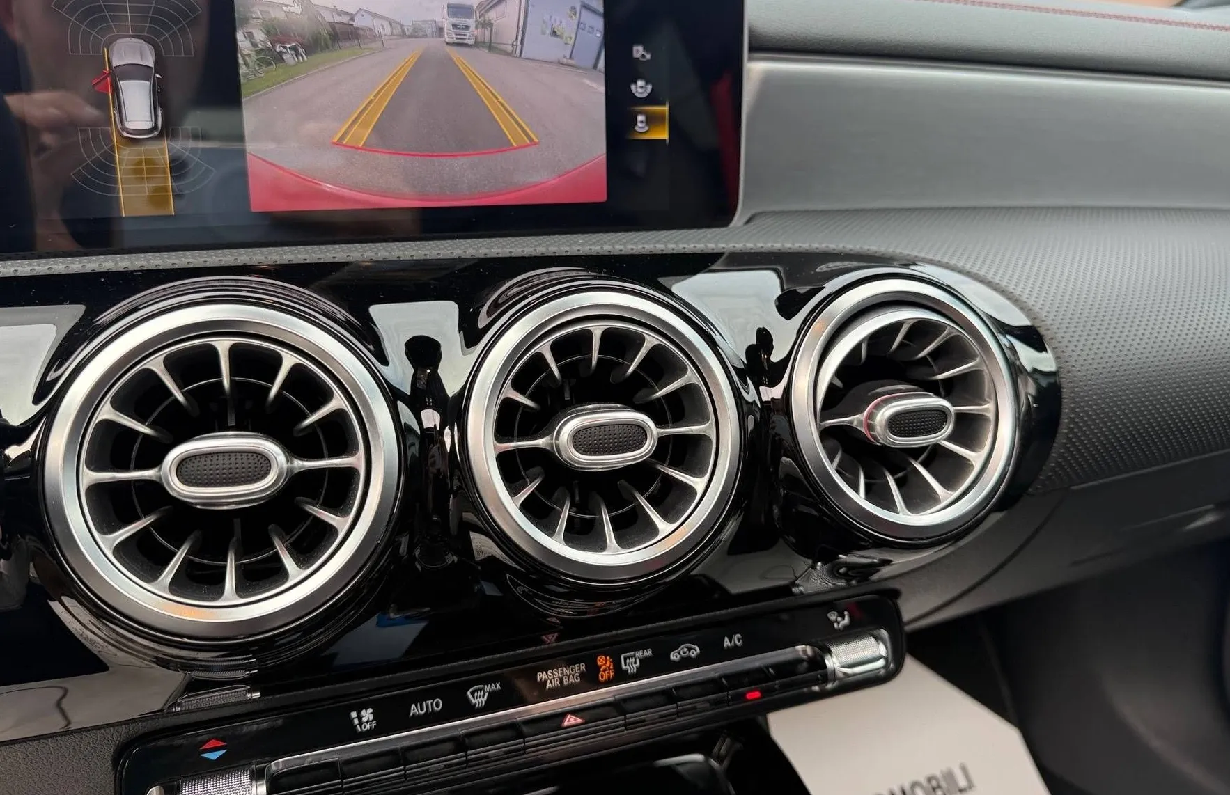 Zunanja slika - Mercedes-Benz CLA-Razred - CLA Shooting Brake AMG CLA 35 4MATIC FUL LED ACC NAVI KAMERA PANO - 17