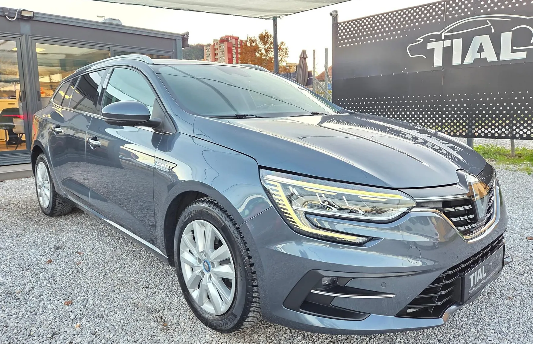 Zunanja slika - Renault Mégane - Megane 1.6 AVT ELEKTRIKAHYBRID-VIRTUAL-LED-NAVI-ACC-2XPDC - 3