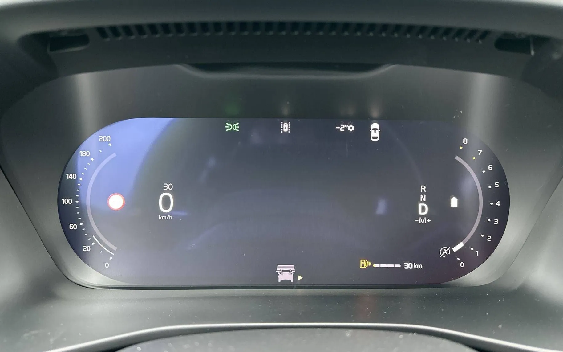 Notranja slika - Volvo XC40 - B3 P Plus Dark AT DCT - 15