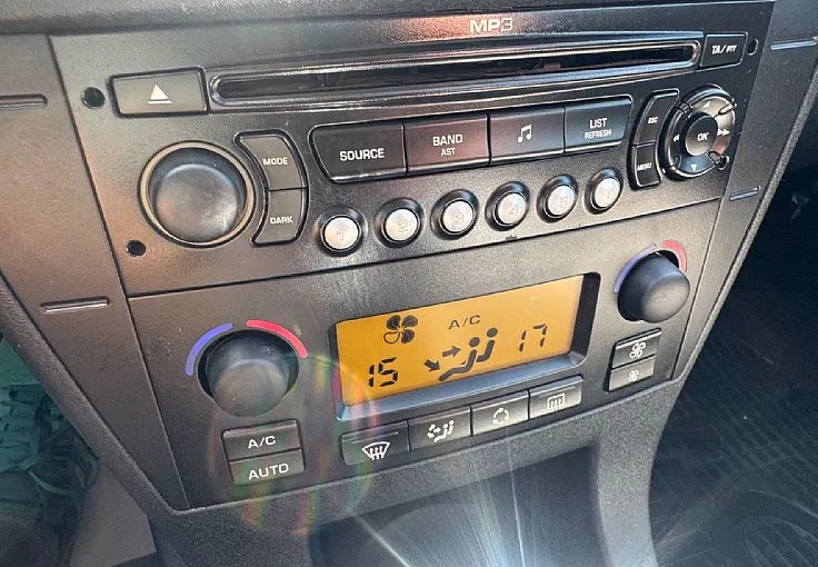 Zunanja slika - Citroën C4 - 1.6i 120ks °SLO-POREKLO° ° DIGITALNA KLIMA° - 9