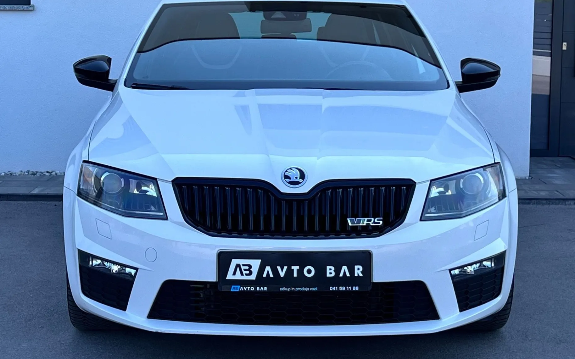 Zunanja slika - Škoda Octavia - 2.0 TDI RS+XENON+NAVI+PDC+KLJUKA - 2