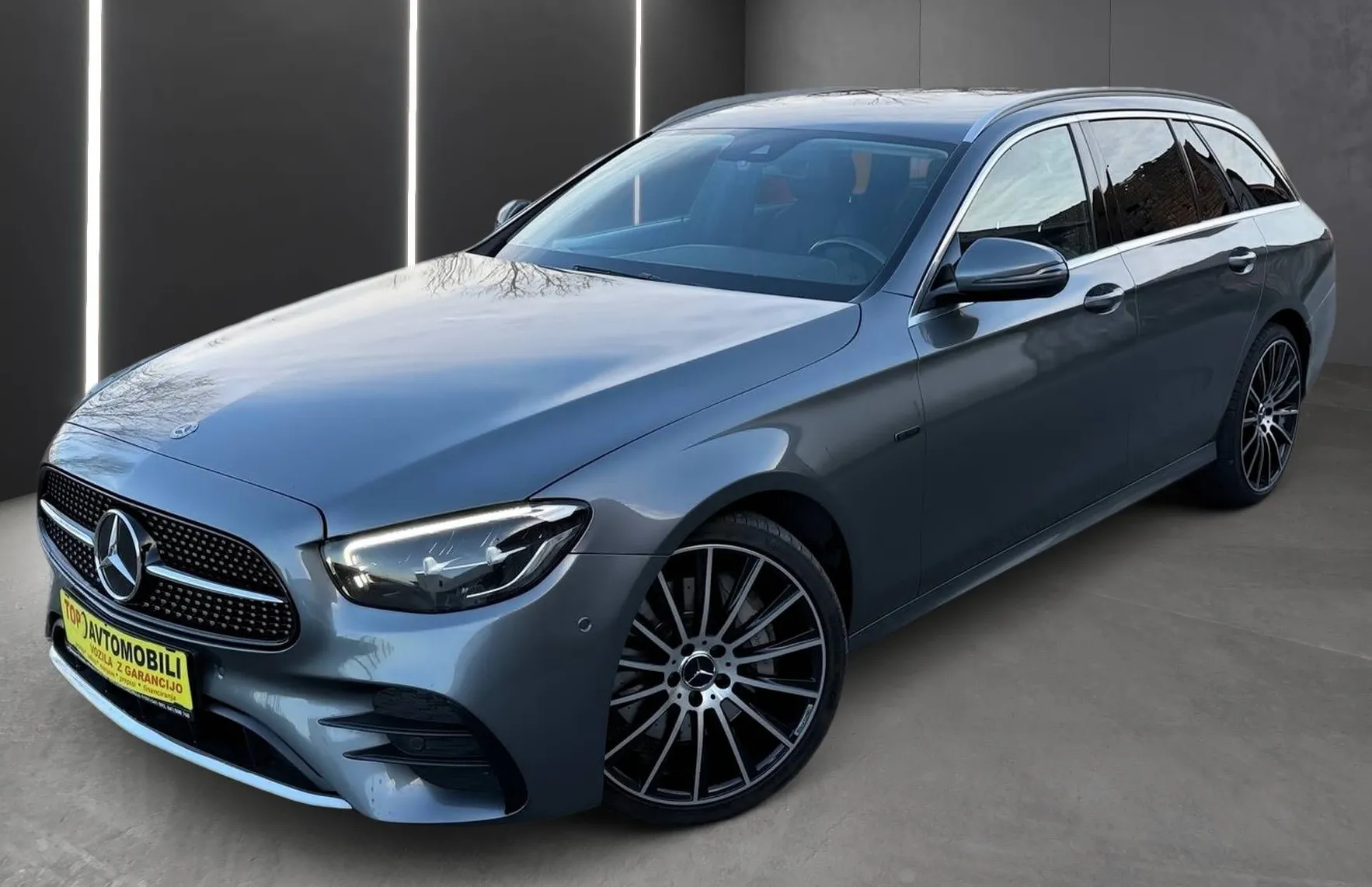 Zunanja slika - Mercedes-Benz E-Razred - 300 de 4MATIC AMG LINE LED DISTRONIC KAM USNJE T - 2