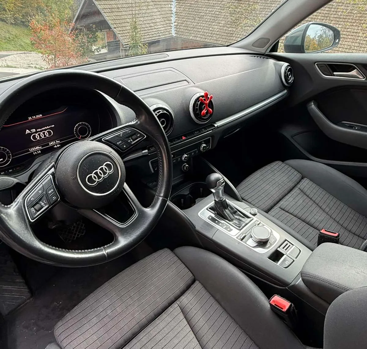 Notranja slika - Audi A3 - Sportback 2,0 TFSI Sport S tronic - 19