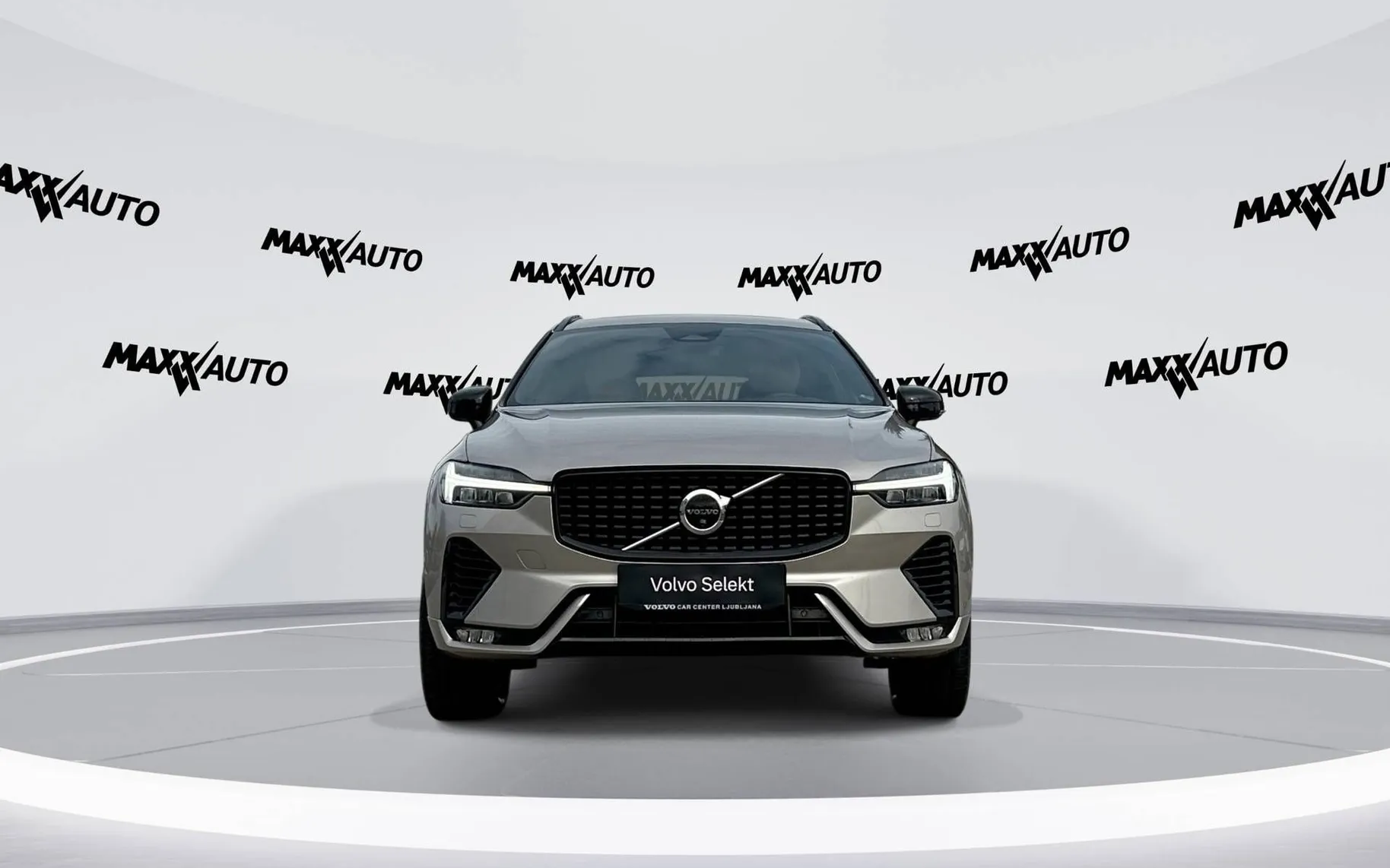 Zunanja slika - Volvo XC60 - B4 D AWD Plus Dark Avt. Zračno Pano ACC Kljuka - 2