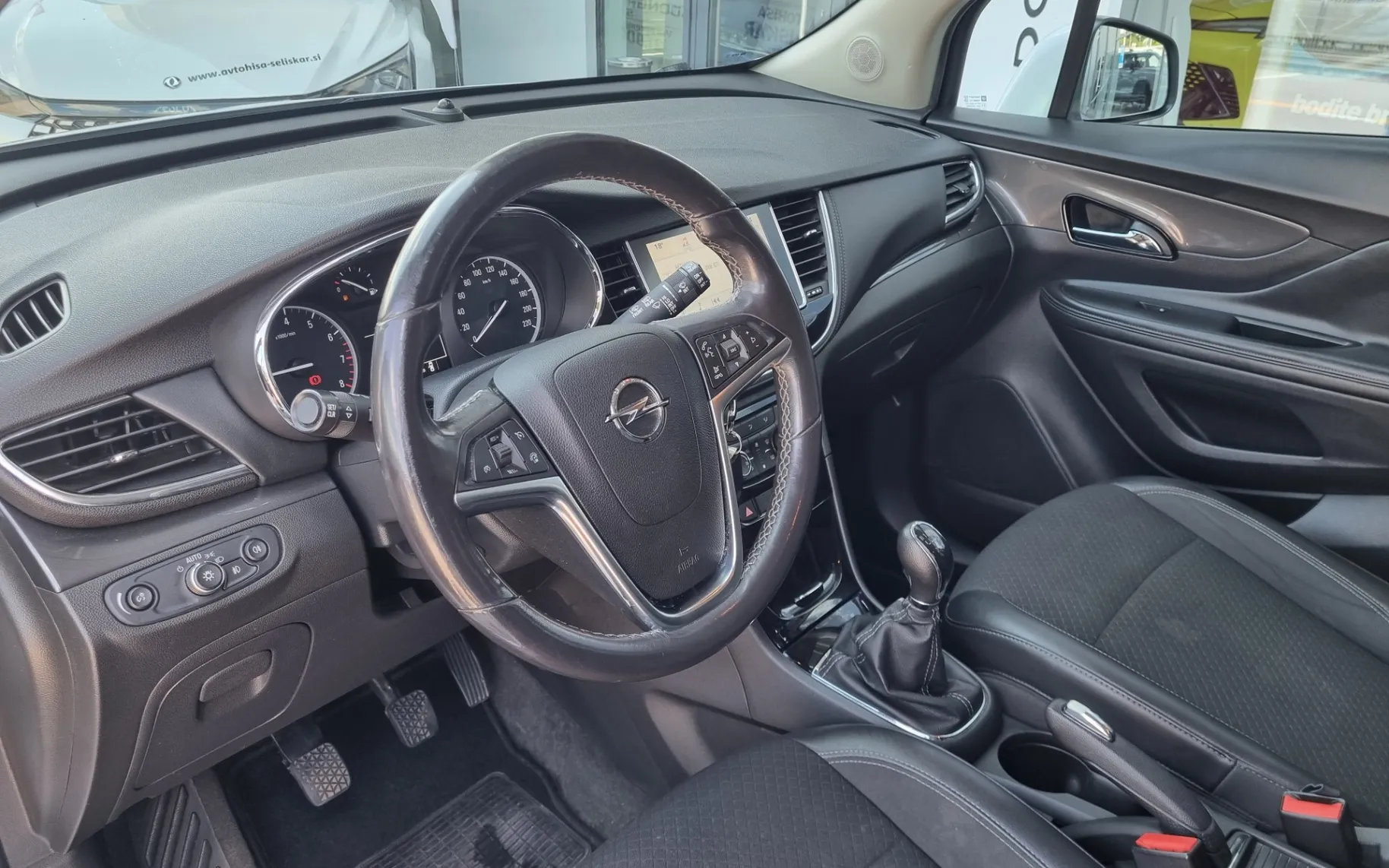 Zunanja slika - Opel Crossland X - Mokka X 1.4 TURBO - SLOVENSKO POREKLO - POTRJENA KNJIGA - 6