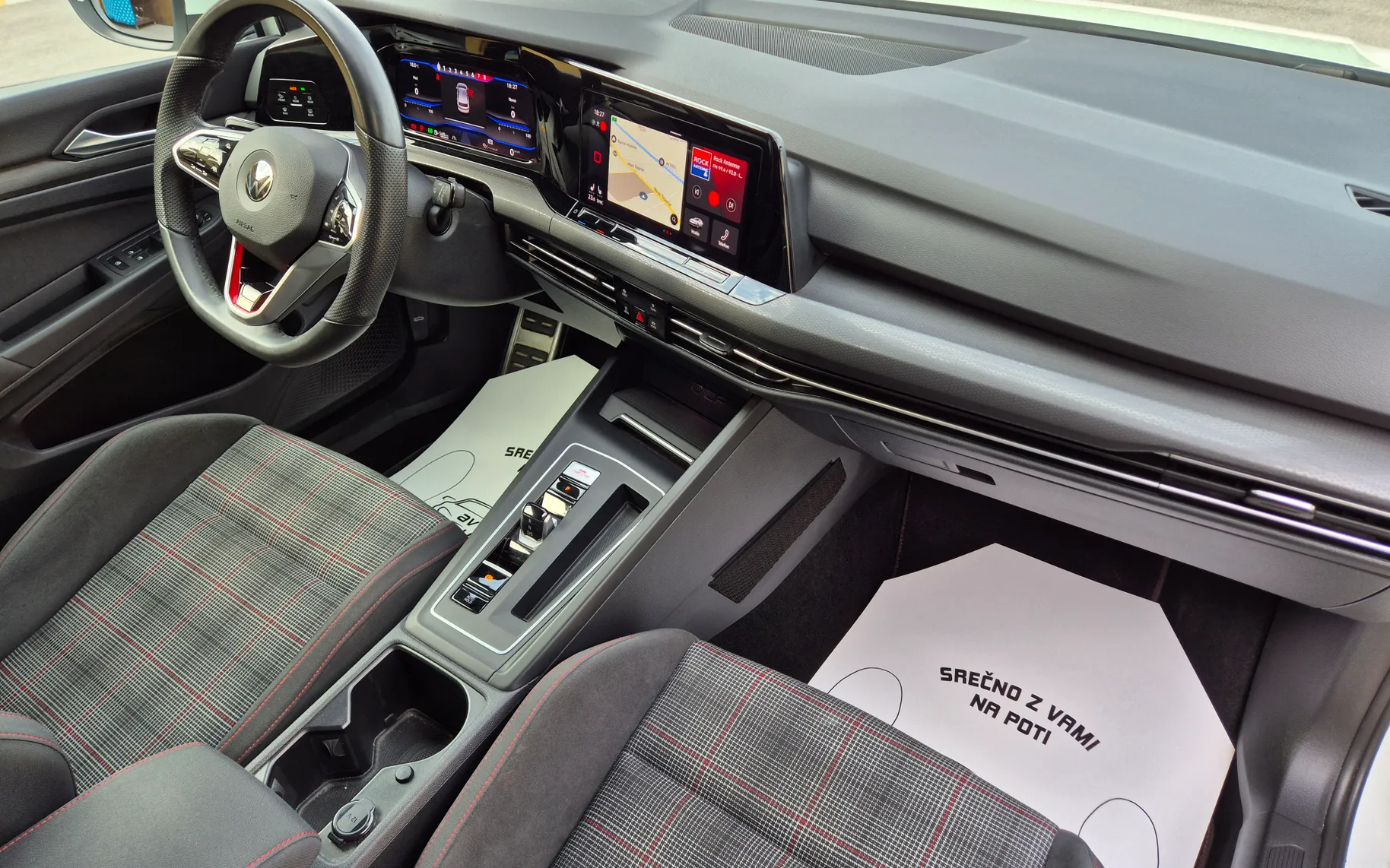 Notranja slika - VW Golf - 2.0 TSI - 9