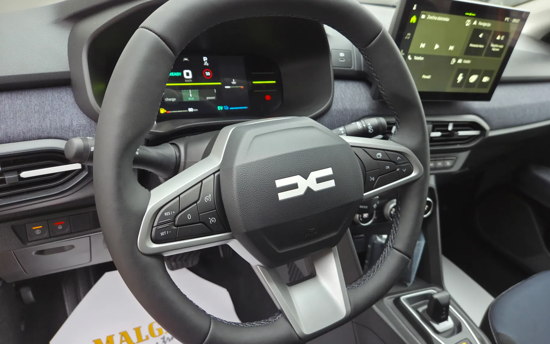 Zunanja slika - Dacia Jogger - Extreme Hybrid 155+7 sedežev+Zimske gume - 11