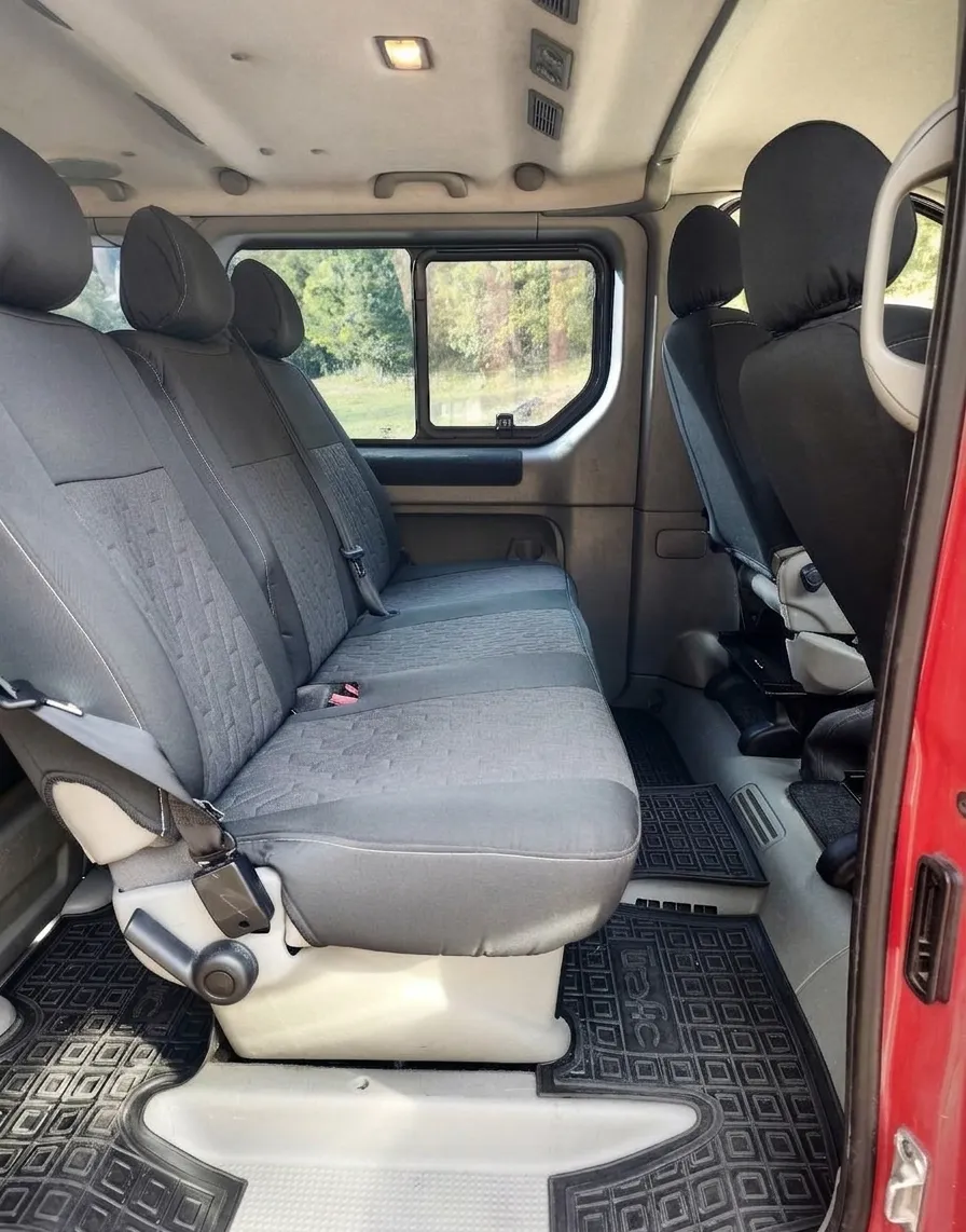 Notranja slika - Renault Trafic - Passanger - 12