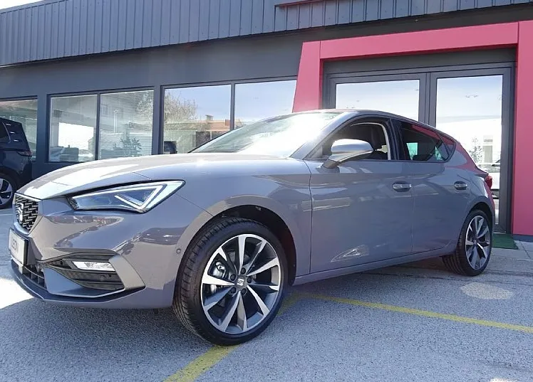 Zunanja slika - Seat Leon - 1.5 TSI 85KW FR - VLEČNA KLJUKA - - 1