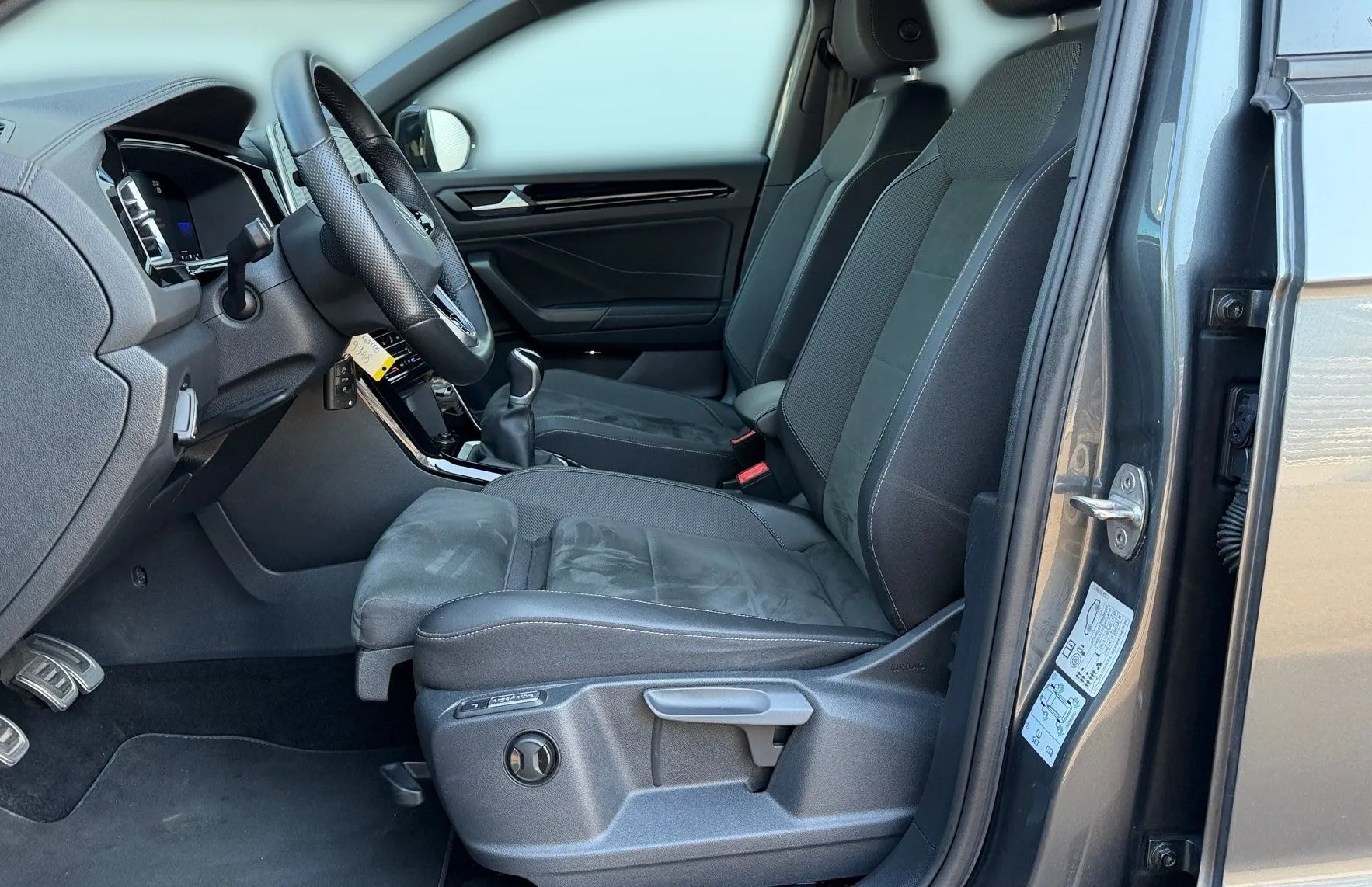 Zunanja slika - VW T-Roc - 1.0 TSI BMT R-Line-Masaža-ACC-PDC-Kamera-IQ Light - 7