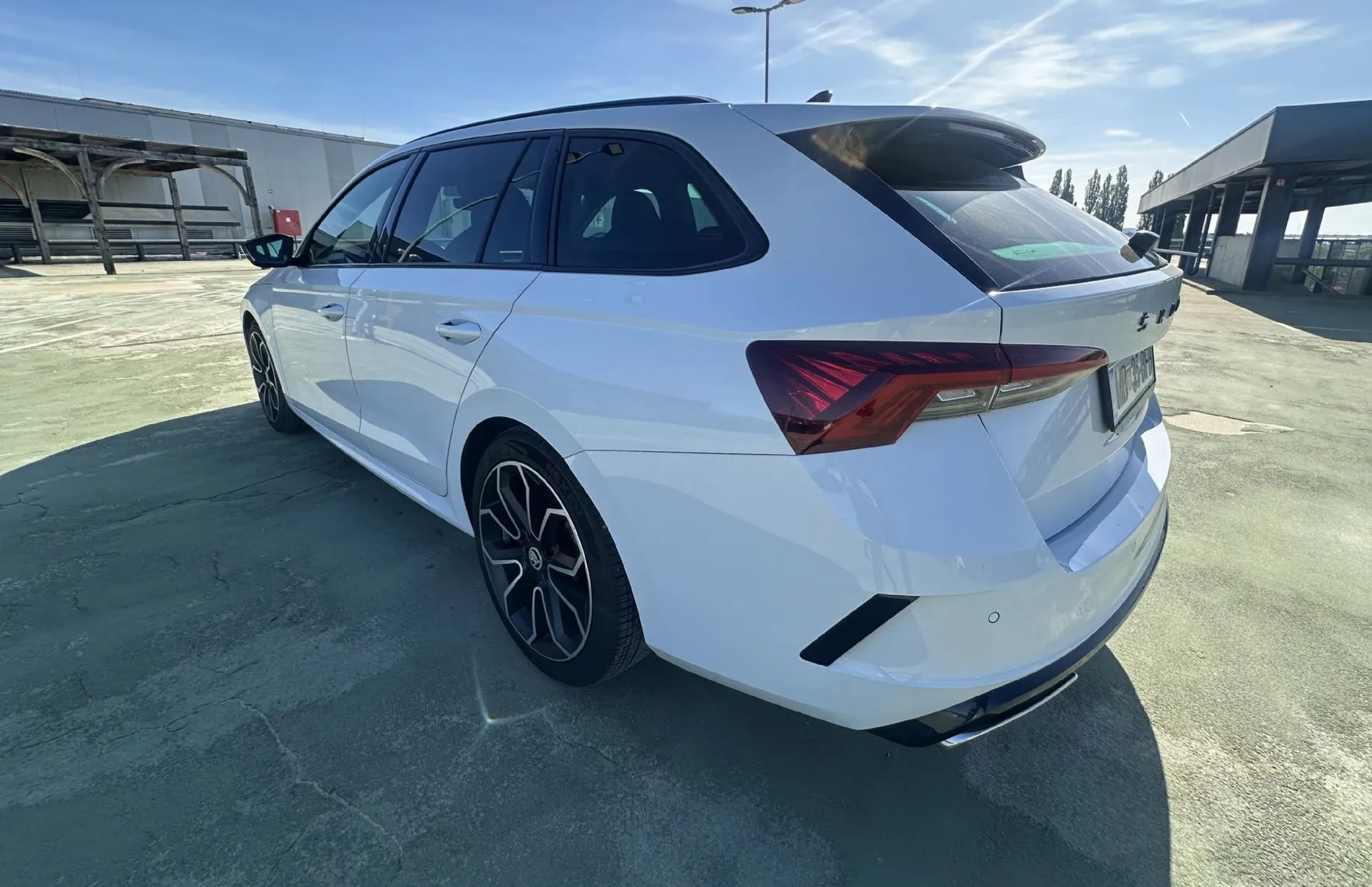 Zunanja slika - Škoda Octavia - 2.0 TSI RS 245 DSG.KAMERA.LED.KLJUKA.SLOVENSKI - 16