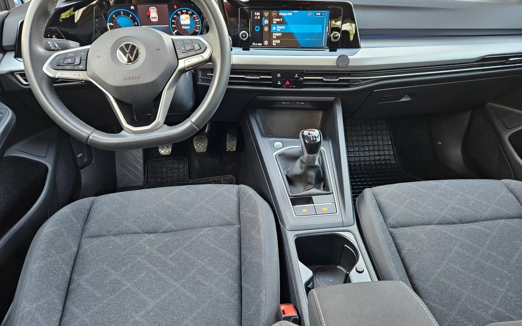 Notranja slika - Volkswagen Golf Variant - 2.0 TDI BMT 1.LASTNIK SLO VIRTUAL  AMBIENT - 9