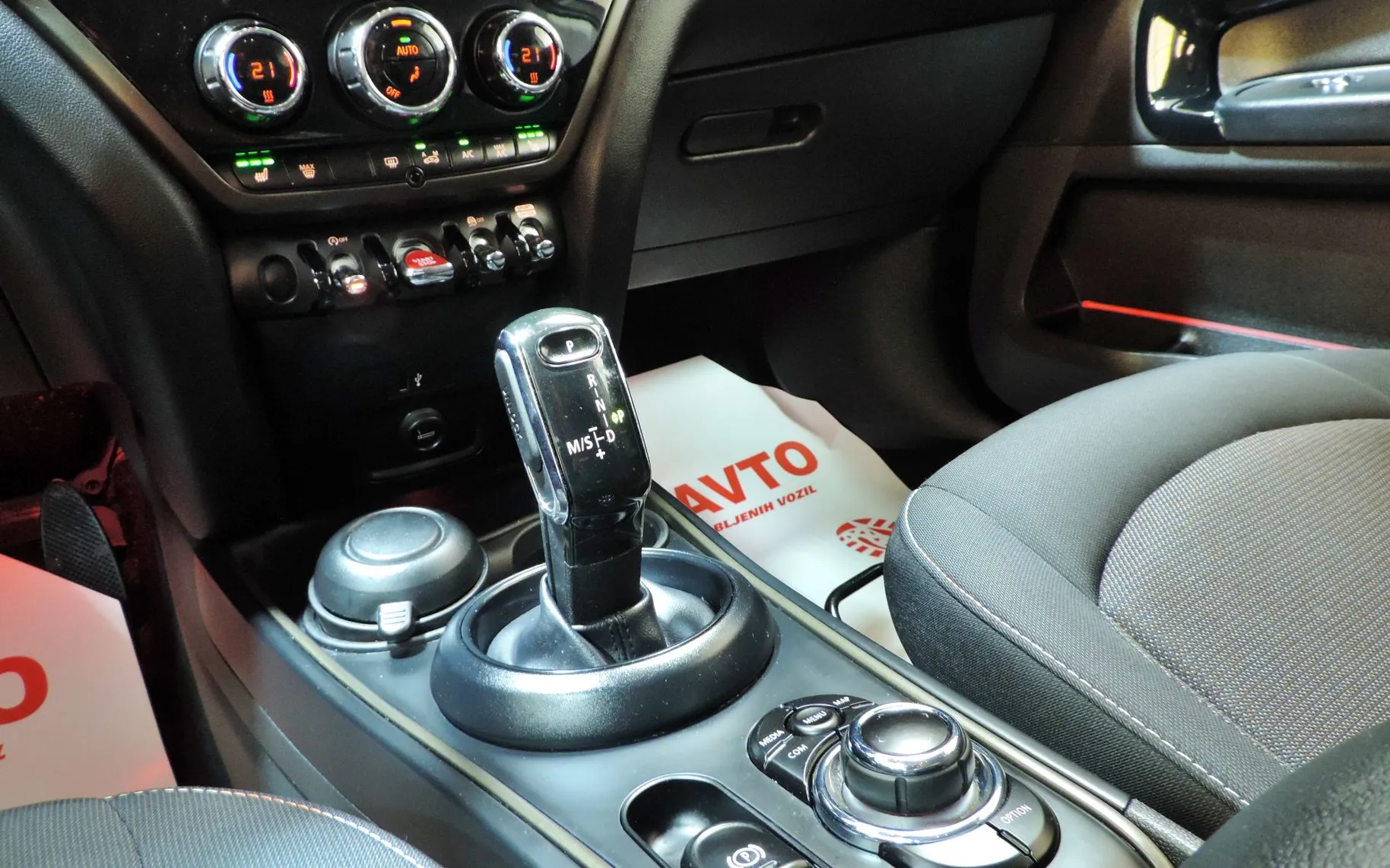 Zunanja slika - MINI Countryman - Cooper 2.0 D 150 Avt. LED-KAMERA-KEYLESS - 19