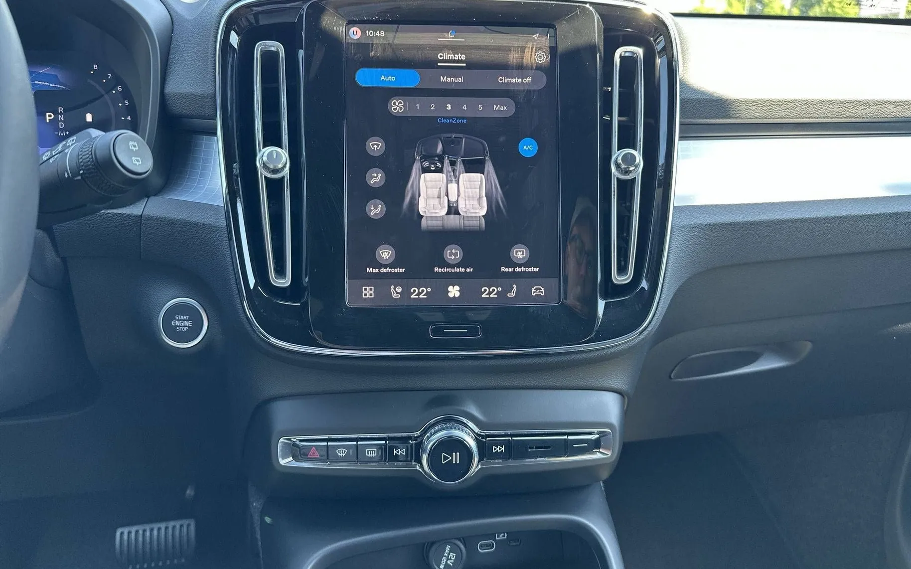 Notranja slika - Volvo XC40 - B3P Core Avt - 19