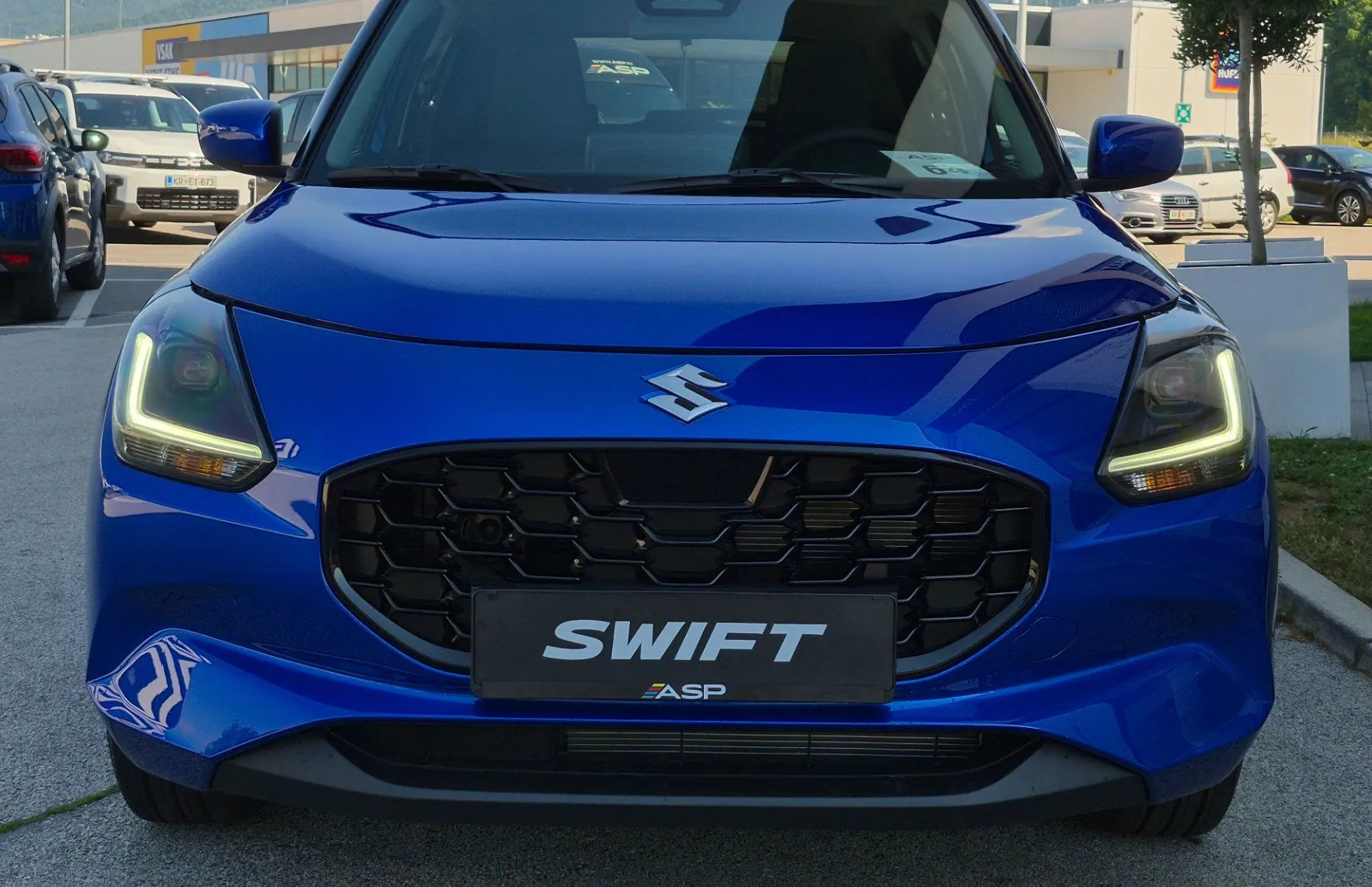 Zunanja slika - Suzuki Swift - 1.2 Dualjet AllGrip Hibrid Premium - 2