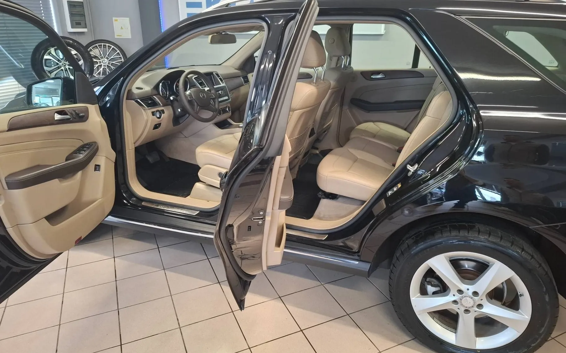 Zunanja slika - Mercedes-Benz ML-Razred - ML 250 BlueTEC 4MATIC ACC-STR.OKNO-NAVI-XENON-AL - 6