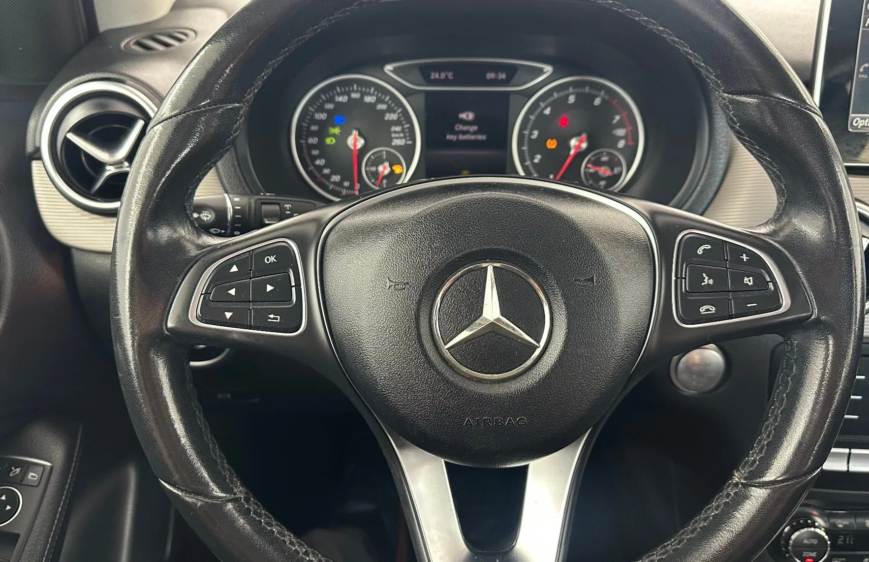 Zunanja slika - Mercedes-Benz B-Razred - B 200 BENCIN 1.6 SLOVENSKI.SAMO 104.000 KM - 3