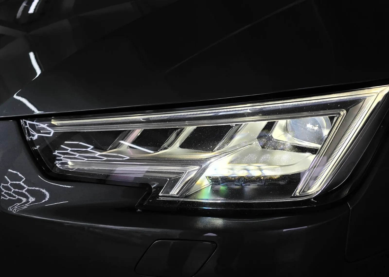 Zunanja slika - Audi A4 - Avant quattro 2,0 TDI Sport S tronic - 8