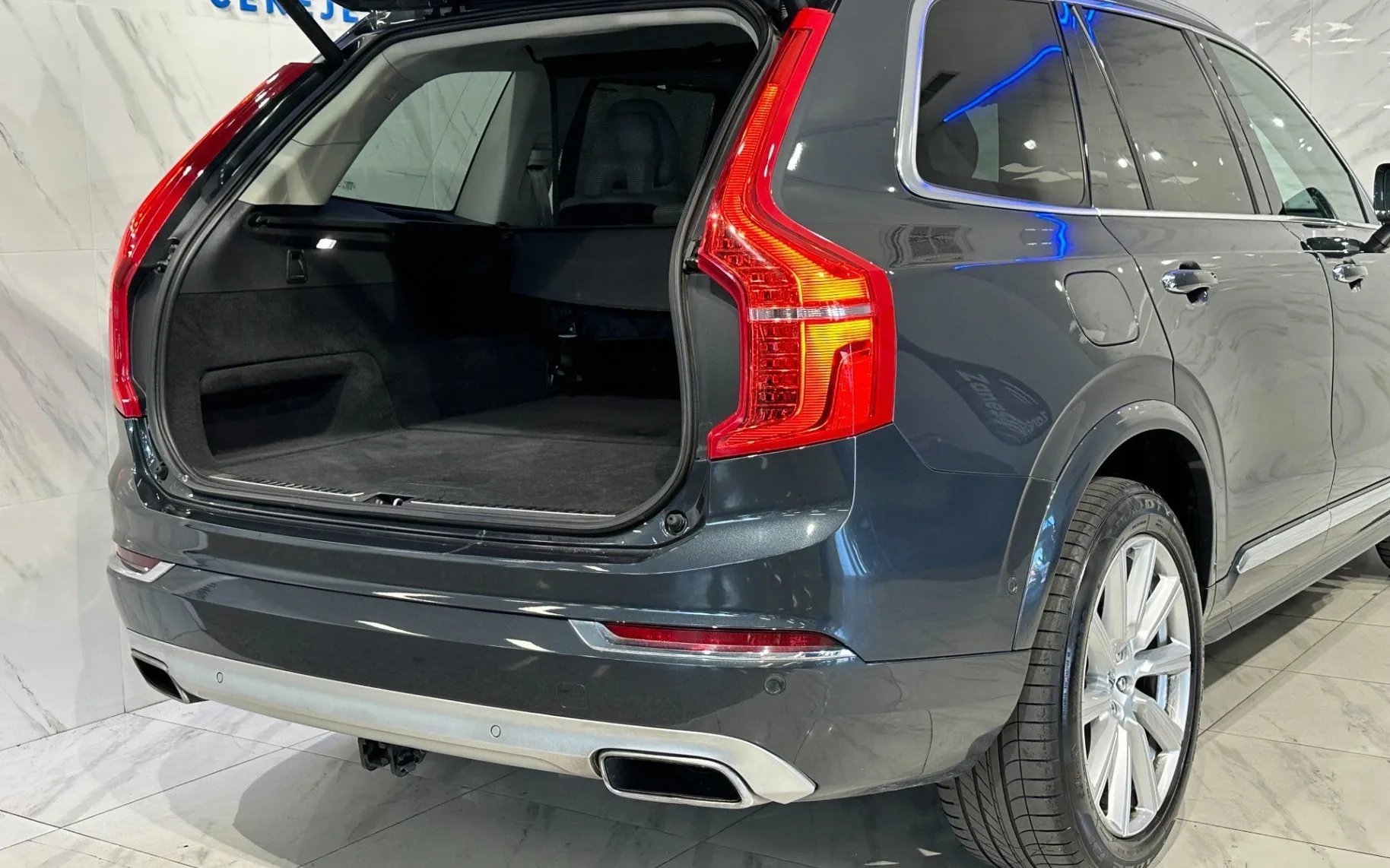 Notranja slika - Volvo XC90 - D5 AWD Inscription |ACC|Kamera|HUD|Memory|Kljuka|. - 7