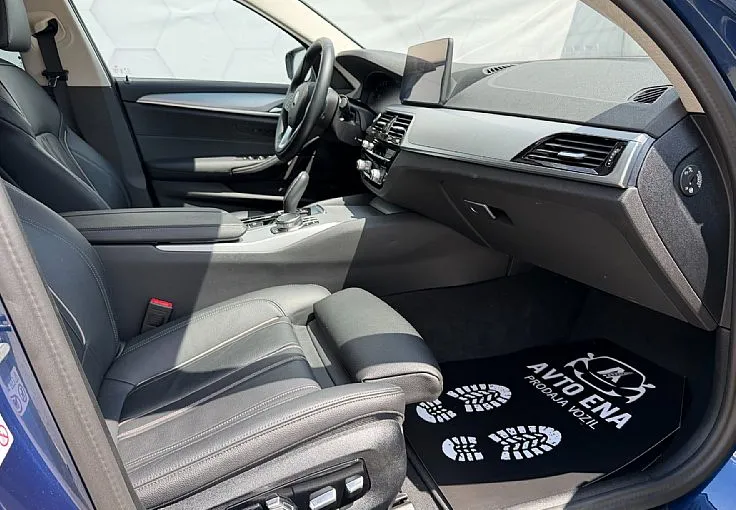 Zunanja slika - BMW Serija 5 - Touring: 520i Luxury Line - LED - MEMORY - VIRTUAL - ALU - 9