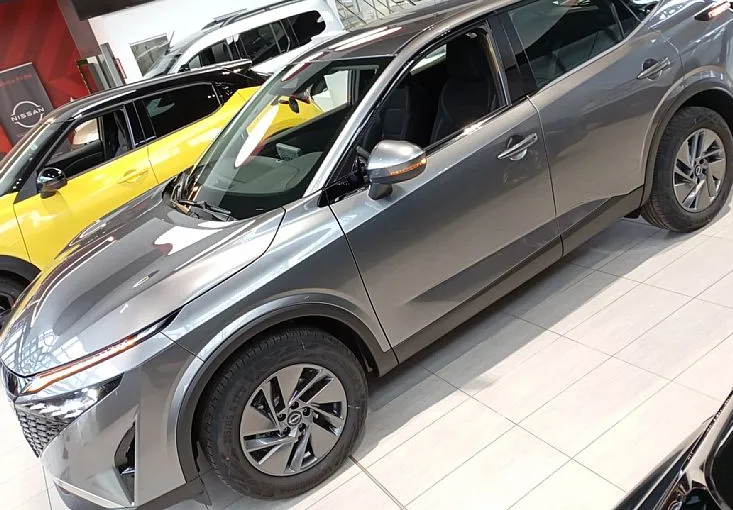 Zunanja slika - Nissan Qashqai - 1.3 DIG-T MHEV N-SMART 140HP + COLD PAKET - 4