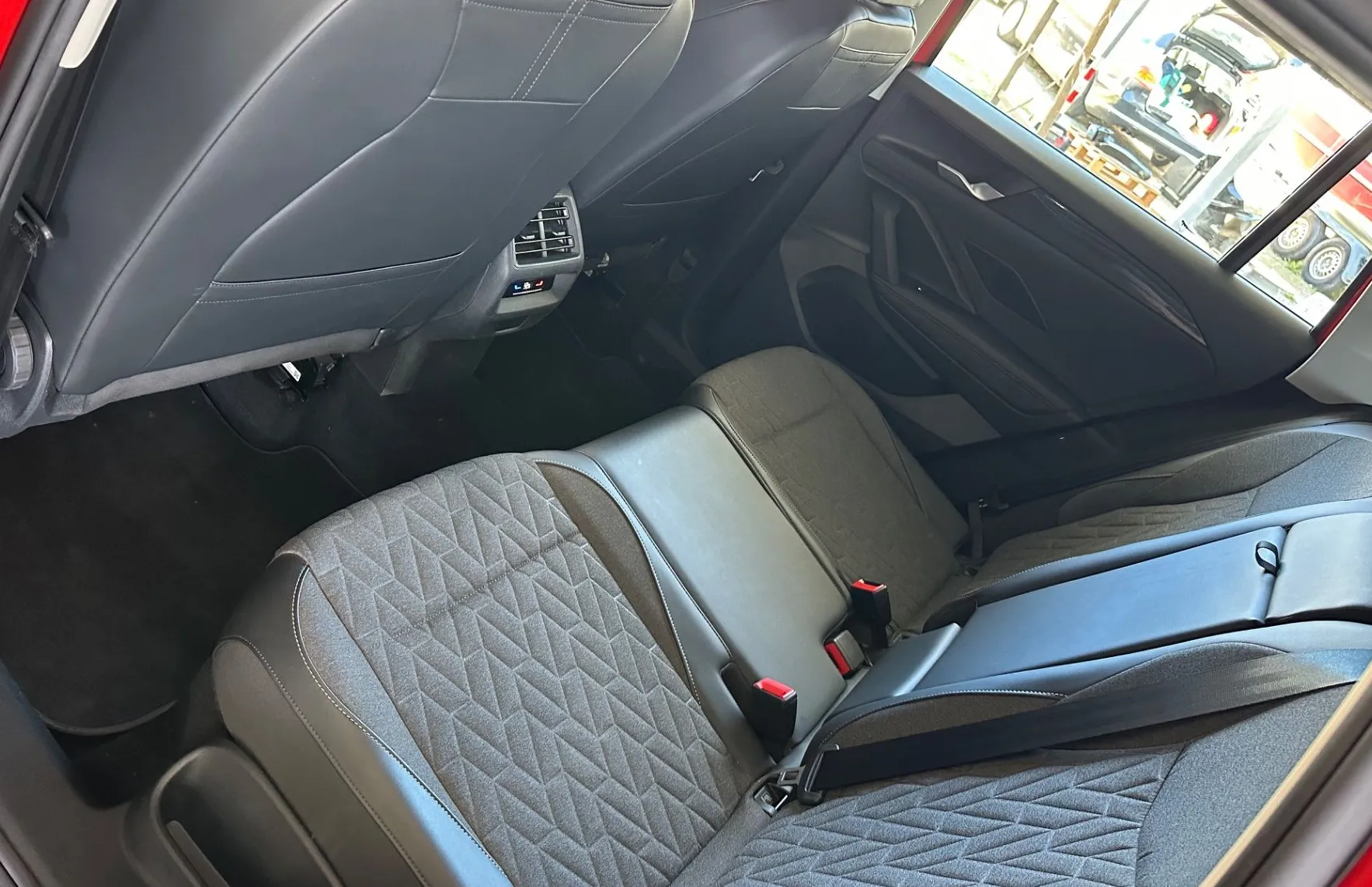 Zunanja slika - Volkswagen Tiguan - 2.0 TDI DSG-KAMERA-ACC-LINE+M.KOT ASSIS.-ALU... - 13