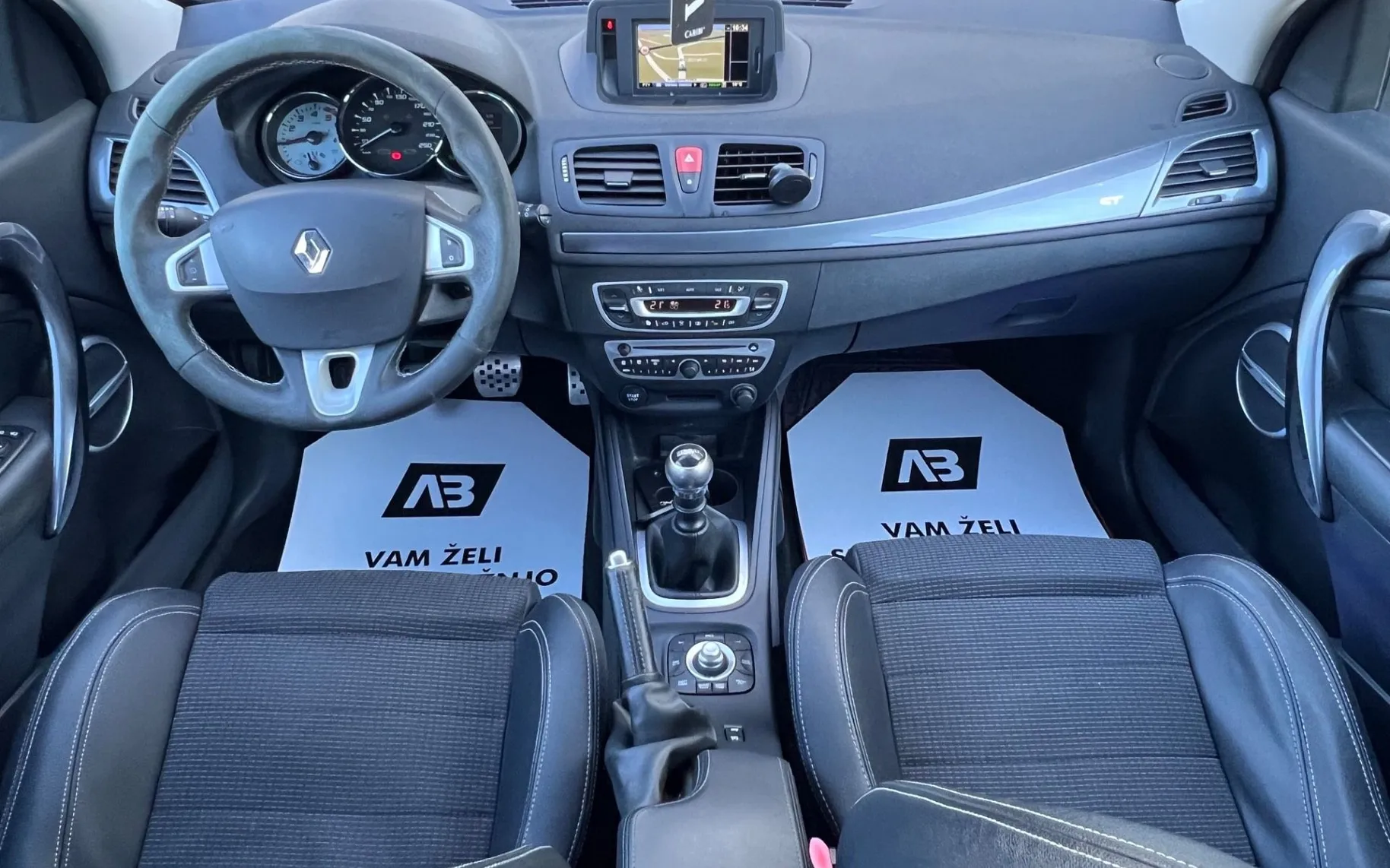 Notranja slika - Renault Megane - GT LINE 2.0 dCi+160KM+BOSE+XENON+NAVI+ALU - 11