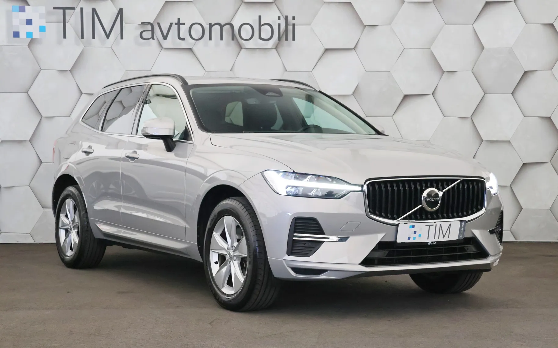 Zunanja slika - Volvo XC60 - B4D 2.0d AWD Geartronic Core 197KM - 2