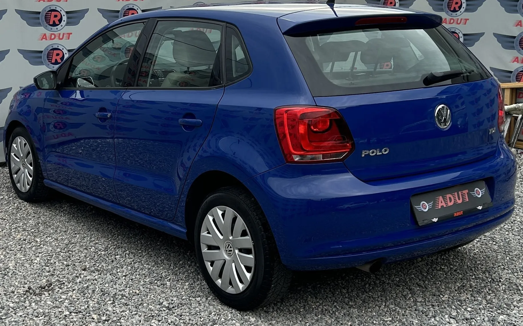 Zunanja slika - Volkswagen Polo - 1.6 TDI DPF Highline 66  90  PARK. NAVI. 1 LET.J.. - 4