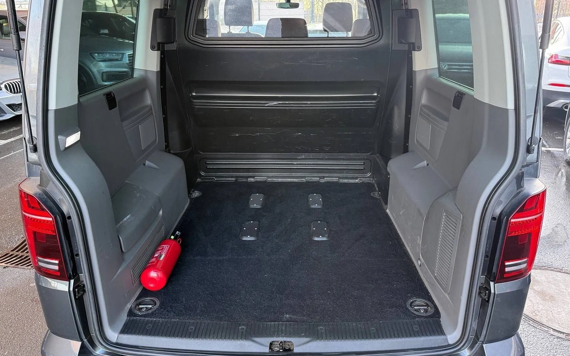 Zunanja slika - VW Caravelle - 2.0 TDI AUT. HIGHLINE RADAR FULL LED WEBASTO KAM - 17