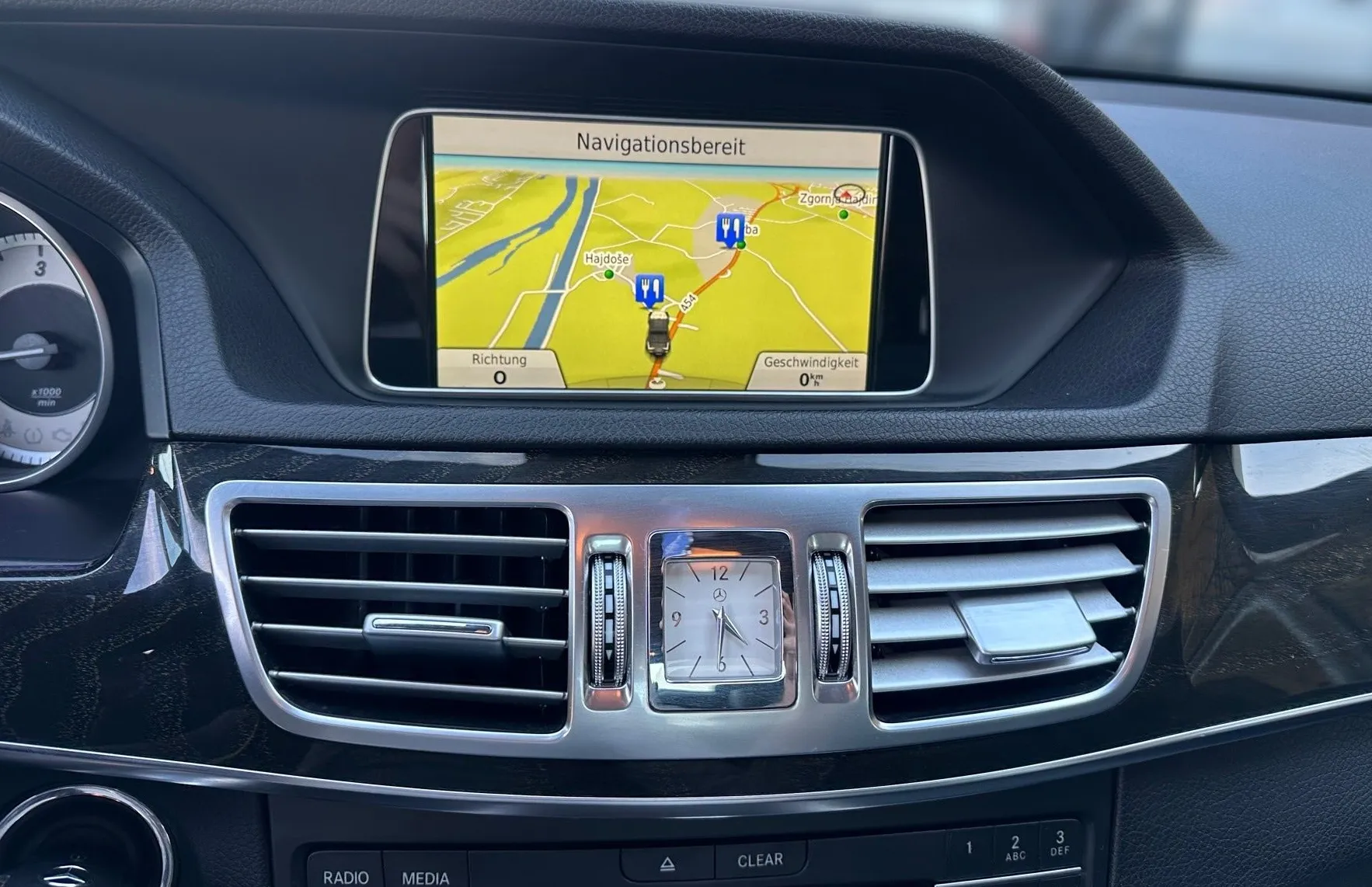 Zunanja slika - Mercedes-Benz E-Razred - 220 ELEGANCE XENON NAVI PDC KAMERA GRETJE SEDEŽEV - 15