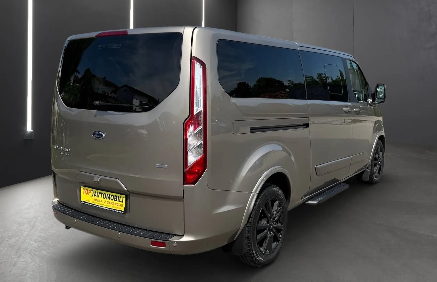 Zunanja slika - Ford Tourneo - Custom 2.0 TDCI L2 H1 FUL LED NAVI TEMP PDC GR.SEDEŽEV - 6
