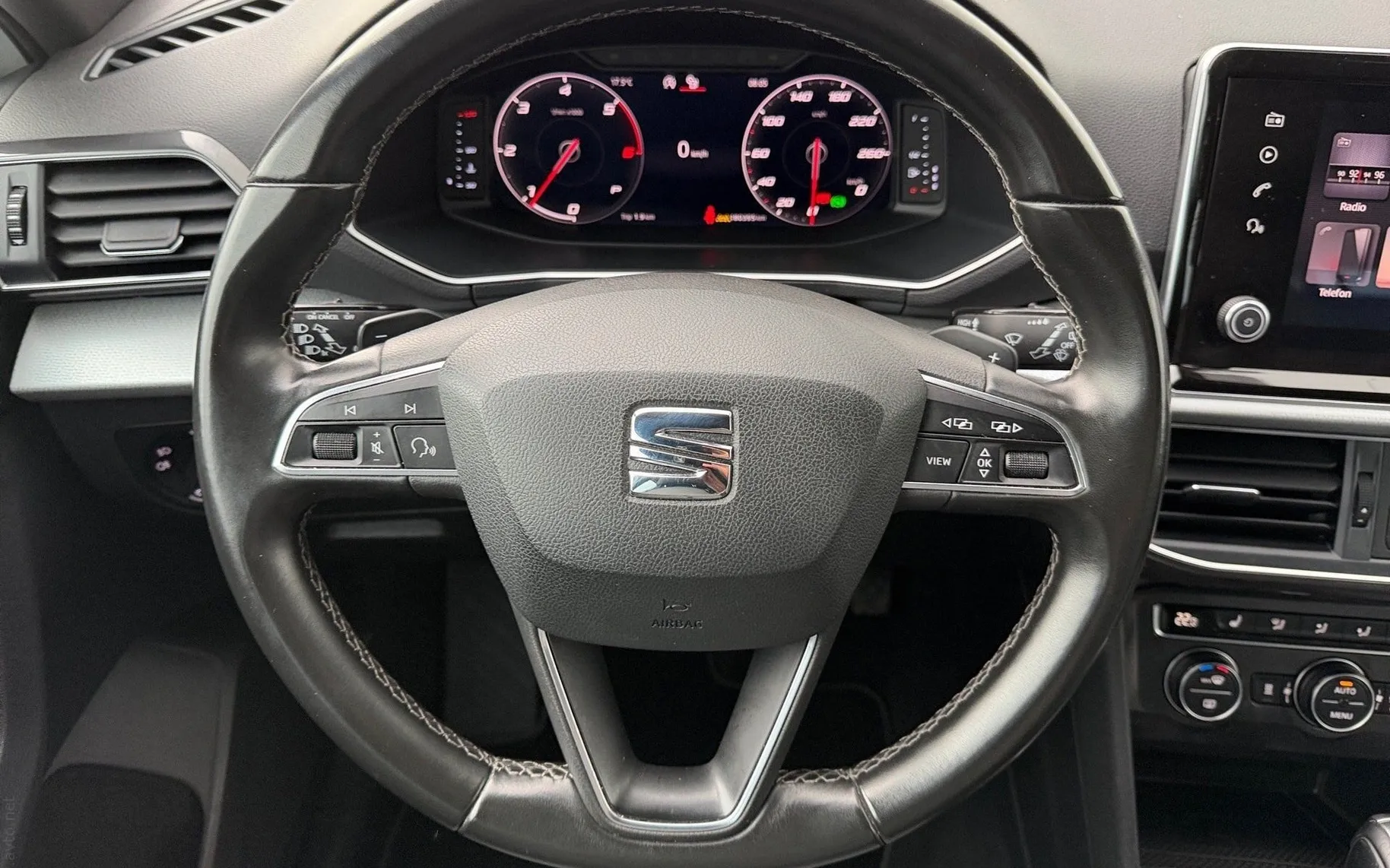 Notranja slika - Seat Tarraco - 2.0 TDI DSG 4Drive-Vlečna kljuka-Full LED-Webasto - 8