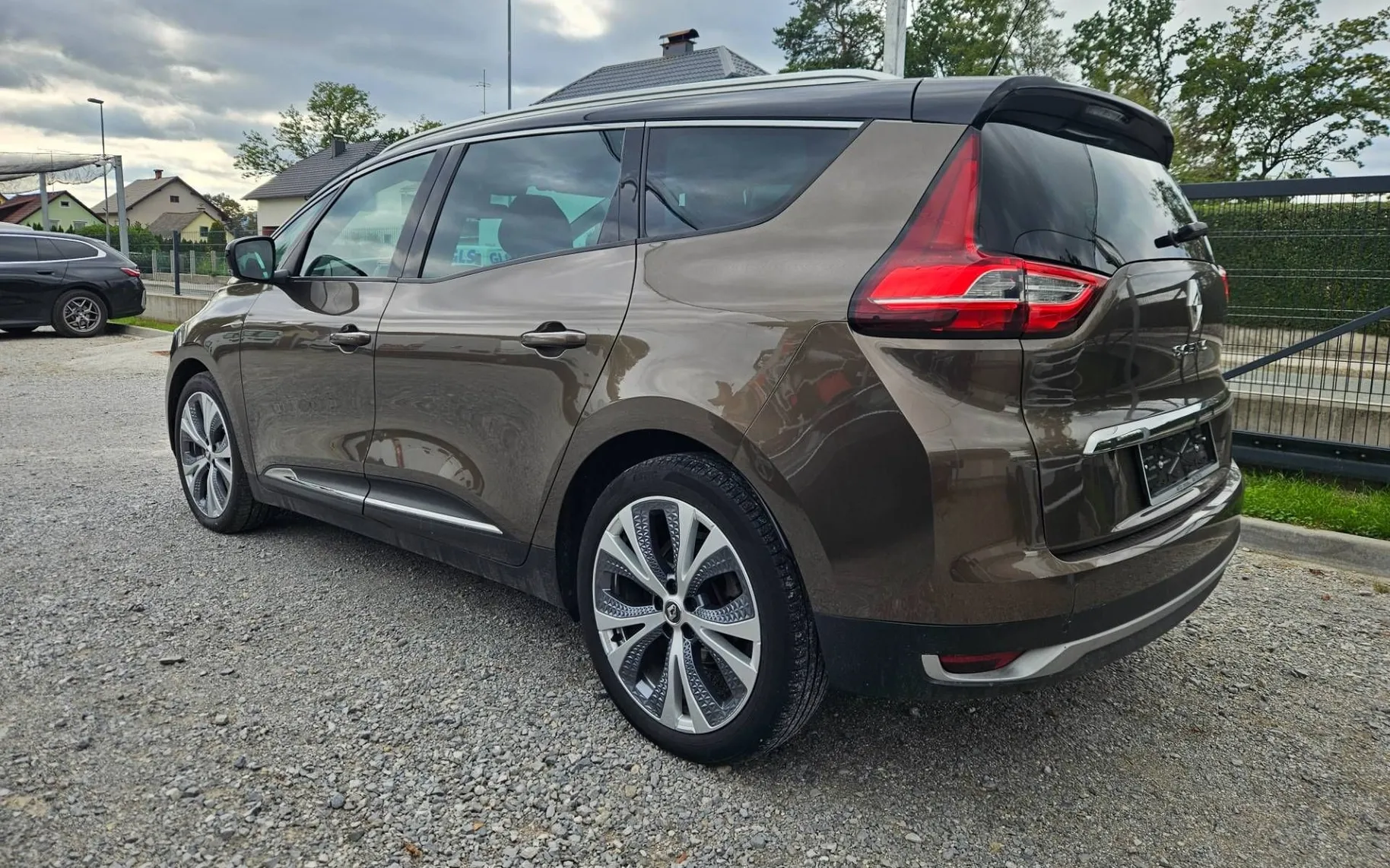Zunanja slika - Renault Grand Scenic - Blue dCi 120 Intens EDC  AVT 1.LASTNIK SLO NAVI 7S - 4