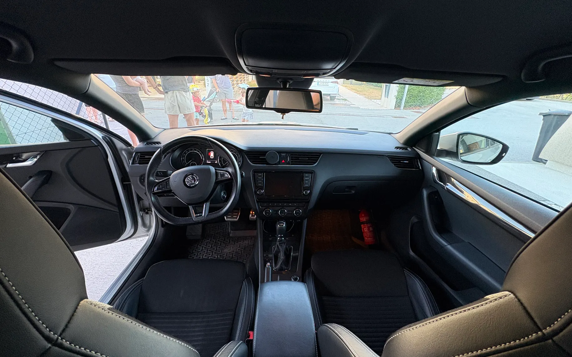 Notranja slika - Škoda Octavia - Combi 2,0 TDI RS DSG - 7