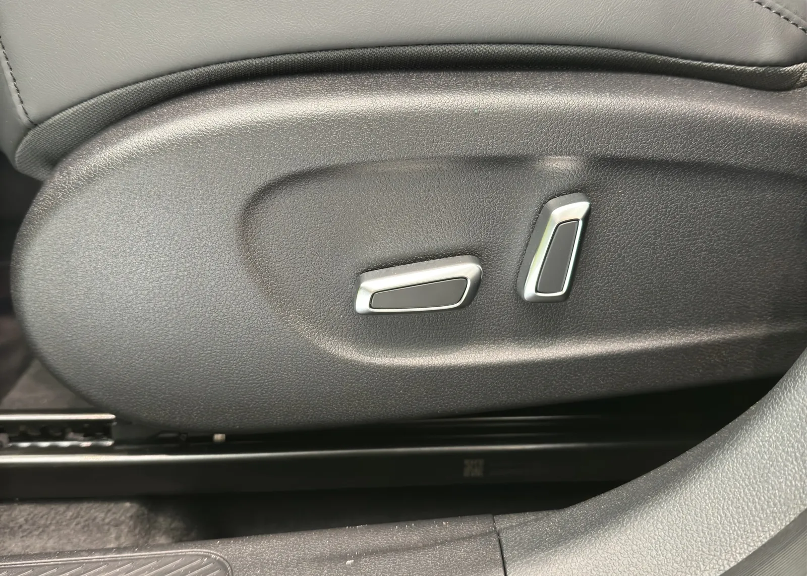 Zunanja slika - Dongfeng Box - 42.3 kWh + 360 kamera + tempomat + memory - 13