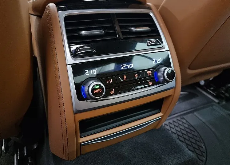 Zunanja slika - BMW Serija 7 - : 750d xDrive HUD ACC Pano Harman Kardon - 11