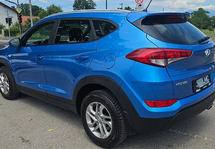Zunanja slika - Hyundai Tucson - 1.7 CRDi 116ks °LED° °TEMPOMAT°°16-COL° - 6