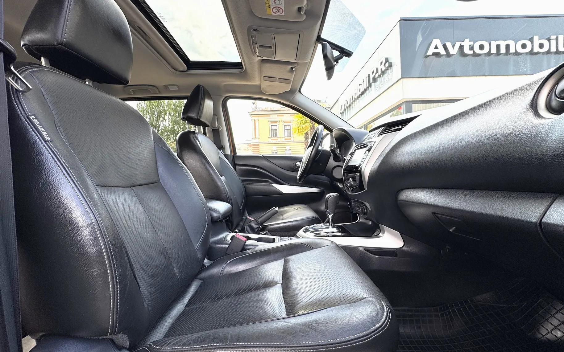 Zunanja slika - Nissan Navara - Tekna 2.3DCI AVT. 4x4 DK - SLO POREKLO - 97.000 km - 12