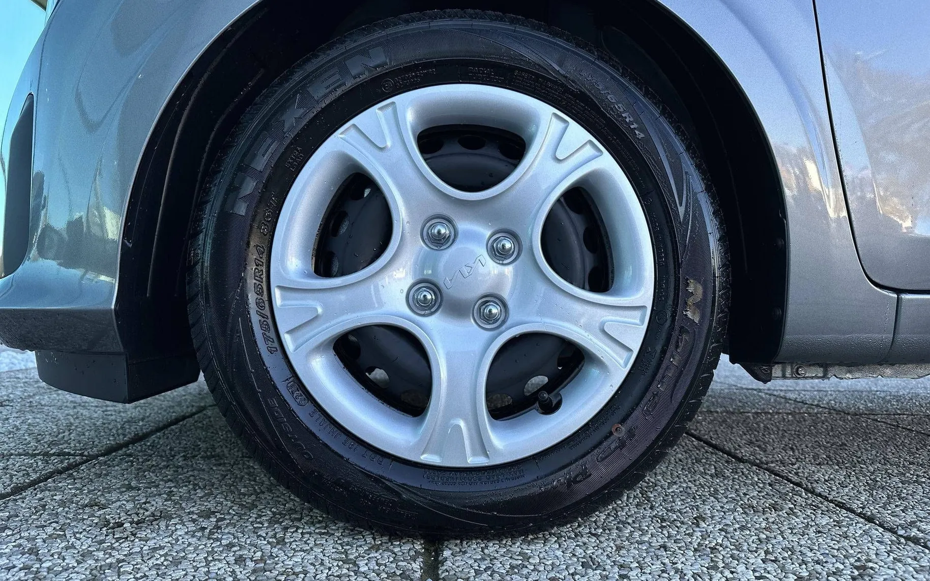 Notranja slika - KIA Picanto - 1.0 GDI LX Active. 5M T  4-sedežni - 9