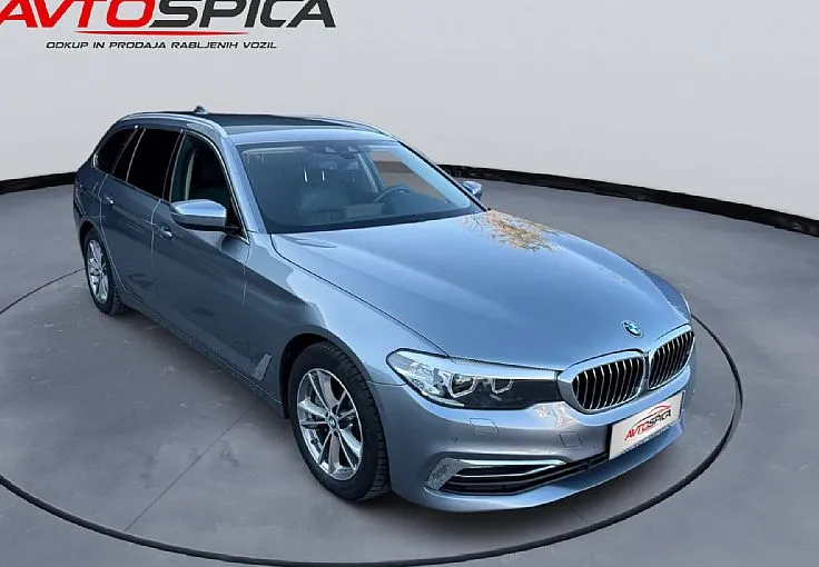 Zunanja slika - BMW Serija 5 - Touring: 530i xDrive Touring Avt.-Virt-Memo-Kam-aTemp-SL - 2